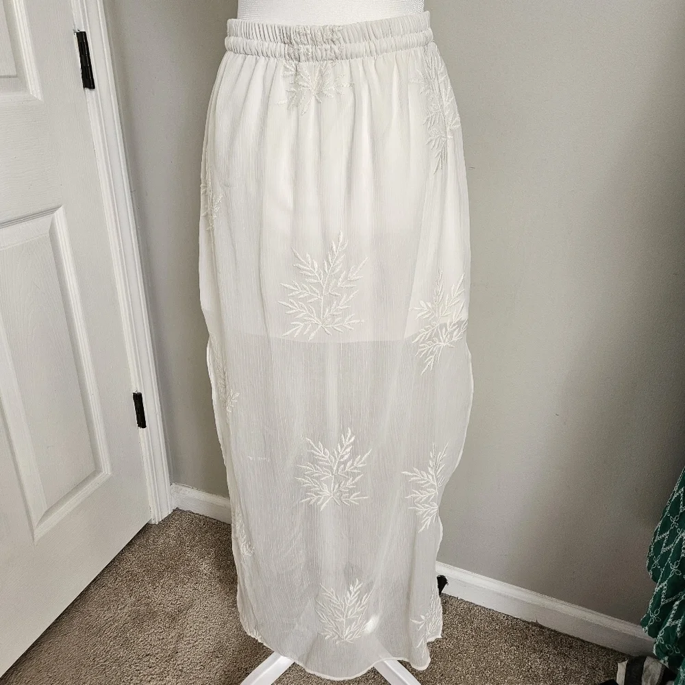 Zara Trafaluc Women's White Sheer Embroidered High Side Slits Maxi Skirt Waist